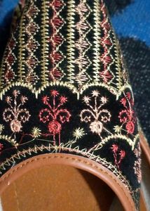 Kashmiri Leheriya Elegant Jutis