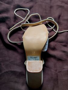 BLOCK HEELS