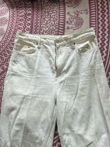 Chic Off-White Women's Jeans