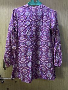 beautiful lavender top💗