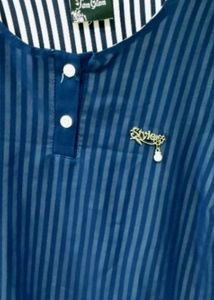 Striped Women&#39;s Top💙🤍