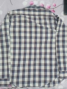 Levi&#39;s Plaid Button-Down Shirt
