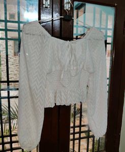 White Of ShoulderTop With Balloon Sleeves ✨
