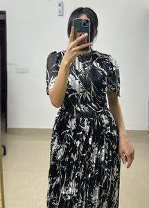 Dorothy Perkins Floral Black&amp;White Pleated MAXI