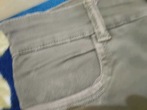 Grey jeans 👖 with a good fit and comfort 🥰