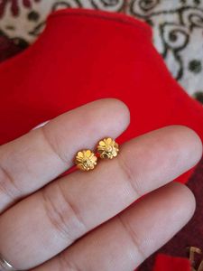 Beautiful New Flower Desine Studs