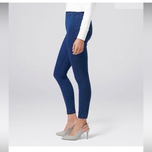Forever New Madison High Waist Jegging