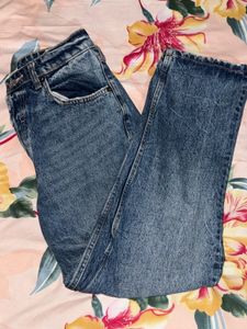 ZARA high Waist Mom’s Jeans.