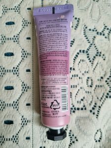Korean skincare - Cherry blossom Hand cream