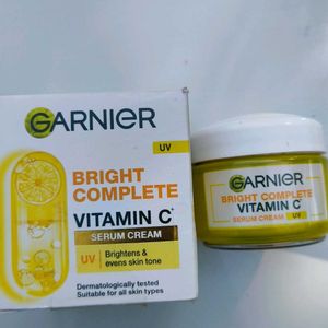 GARNIER UV BRIGHT