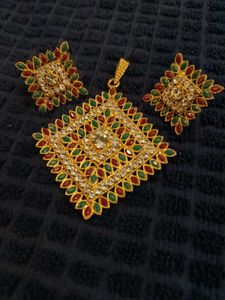 Artificial Gold Tone Pendant and Earring Set