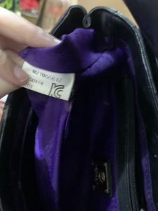 *Price Drop* Metrocity Og Leather Sling