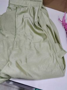 Elegant Green Leggings