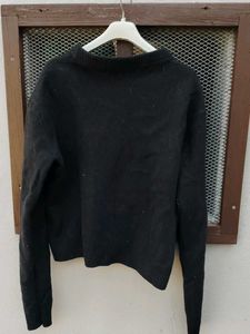 Uniqlo Black Sweater