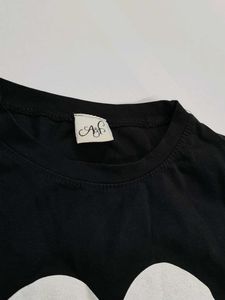 Black Heart Graphic Tee