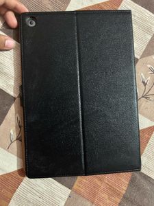 Selling a gently used iPad 9th Generation cover in