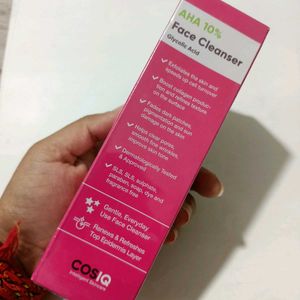 COSIQ AHA-10% Face Cleanser