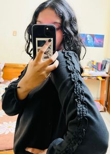 Pretty Black top✨🧨♥️❤️