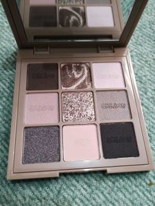Huda Beauty Greige Creamy Obsessions