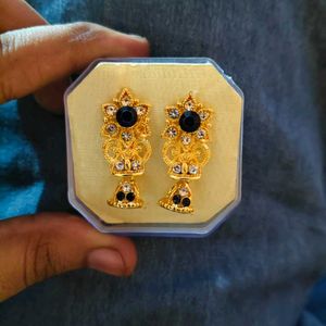 Vintage Gold Tone Drop Earrings