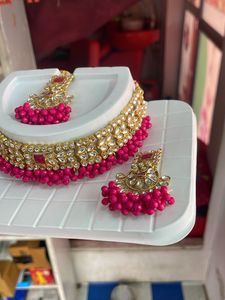Pink Coloured Full Set With Maang Tikka And Earing