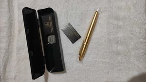 Elegant Gold Pen