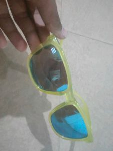 It's A Eyewear Of Foreign Company