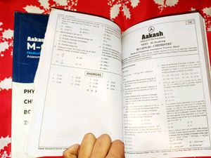 Aakash M-CAPS Class XI &amp; XII