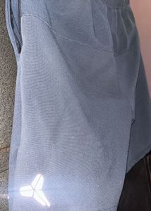 Nike unisex shorts ( size L )