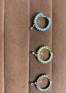 Dangling Diamond Noes Ring