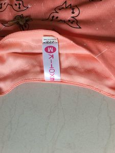 Ladies TOP Size M , IN very Good Condition