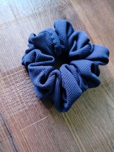 Combo Of Hair Bow &amp; Scrunchie ✔️
