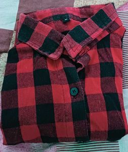 Black And Red Shirt Women