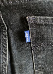 Levis Women’s Jeans