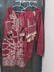 Pakistani Suit &amp;Free Gift