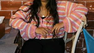 Cute Pinteresty Crop Sweater