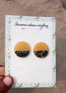 Hand made resin earing In round shape