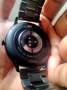 Noise Twist Go Round dial Smartwatch