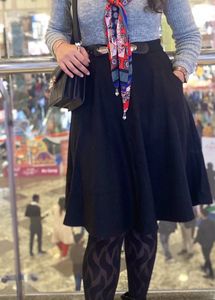 Chic Grey Top &amp; Black Skirt Outfit