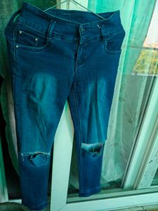 Jeans Ripped Knee Denim