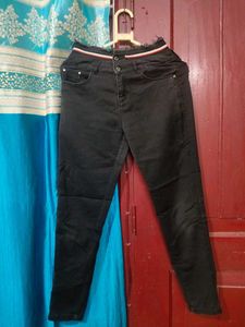 Black &amp; White High-Waisted Jeans - Size Unknown