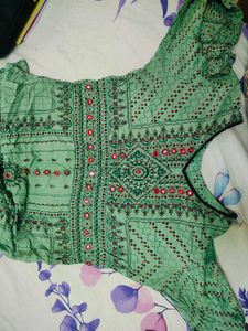 Green Embroidered Kurta Suit ( Kurt, Chunni, Pant)