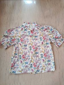 GAP Cute Floral Print Top