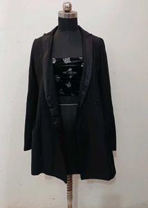 Elegant Black Blazer - Chic Style