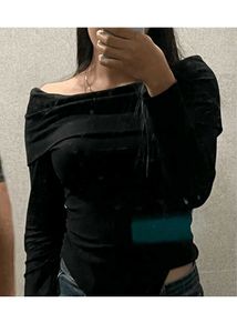 🌸Black Off Shoulders Top