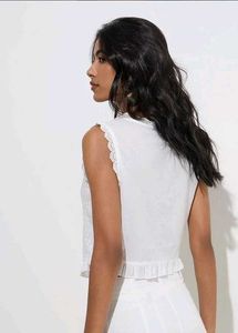 Lace Trim Sleeveless Top