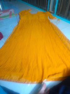 Nayera Cut H