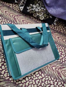 Men &amp; Women Green Massenger Bag