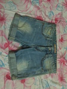 Aesthetic Y2K Acid Wasted Denim Shorts