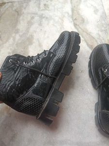 Black Stylish Boots